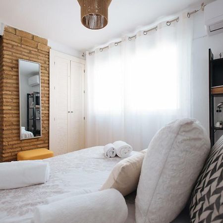 Ferienwohnung Cozy Attic With Terrace- 1Bd 1Bth- San Vicente Sevilla Exterior foto