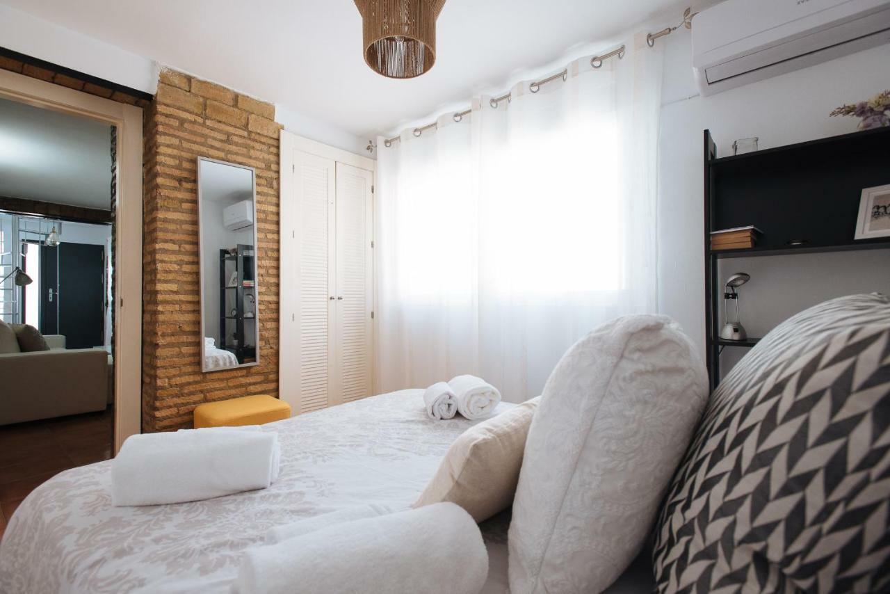 Ferienwohnung Cozy Attic With Terrace- 1Bd 1Bth- San Vicente Sevilla Exterior foto