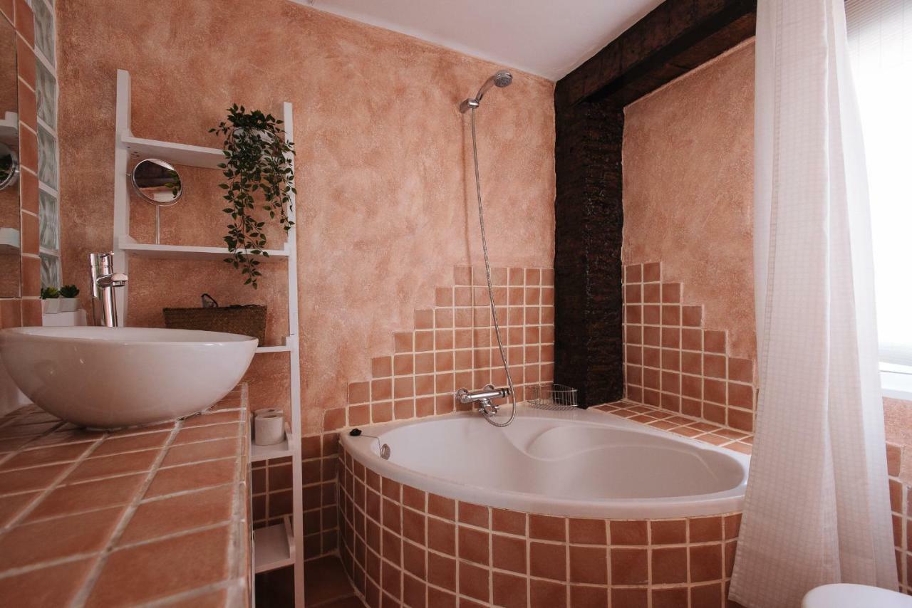 Ferienwohnung Cozy Attic With Terrace- 1Bd 1Bth- San Vicente Sevilla Exterior foto