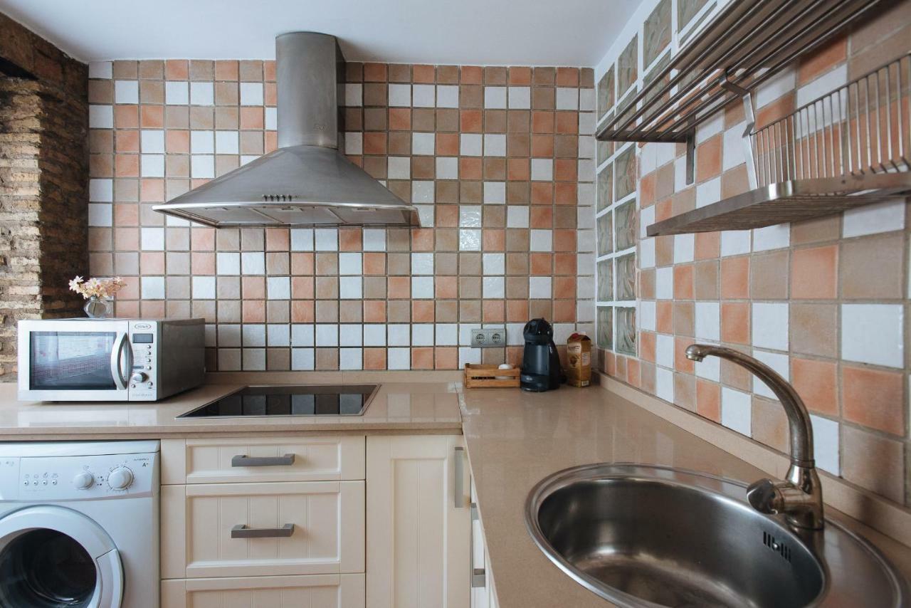 Ferienwohnung Cozy Attic With Terrace- 1Bd 1Bth- San Vicente Sevilla Exterior foto