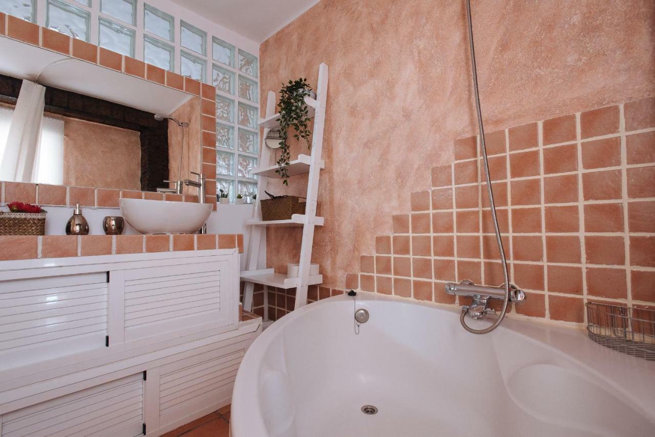 Ferienwohnung Cozy Attic With Terrace- 1Bd 1Bth- San Vicente Sevilla Exterior foto
