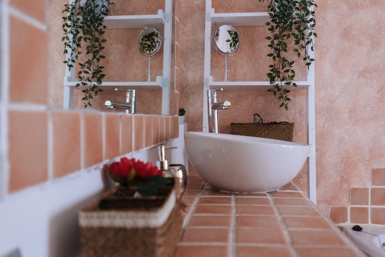 Ferienwohnung Cozy Attic With Terrace- 1Bd 1Bth- San Vicente Sevilla Exterior foto
