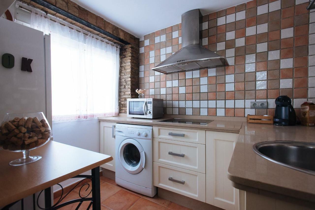 Ferienwohnung Cozy Attic With Terrace- 1Bd 1Bth- San Vicente Sevilla Exterior foto