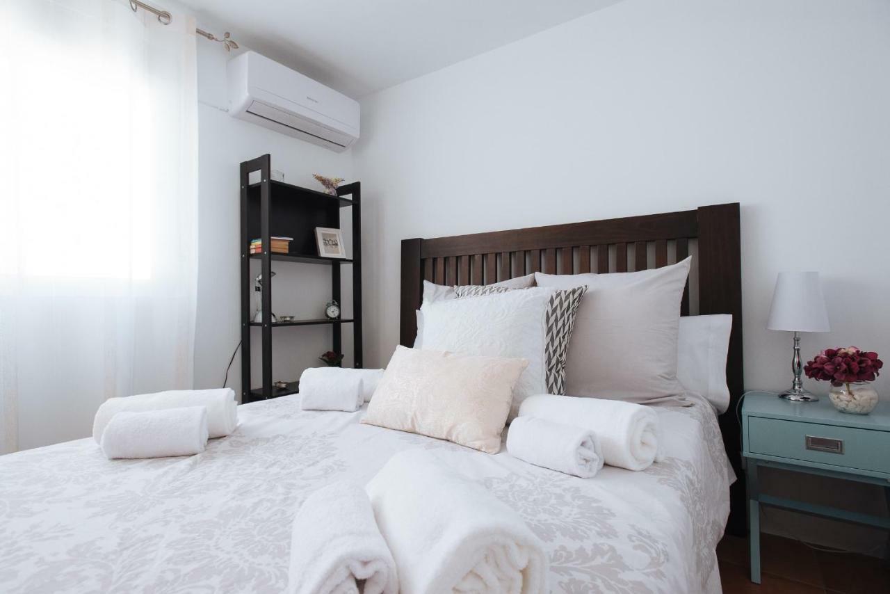 Ferienwohnung Cozy Attic With Terrace- 1Bd 1Bth- San Vicente Sevilla Exterior foto