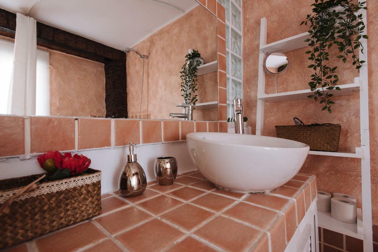 Ferienwohnung Cozy Attic With Terrace- 1Bd 1Bth- San Vicente Sevilla Exterior foto