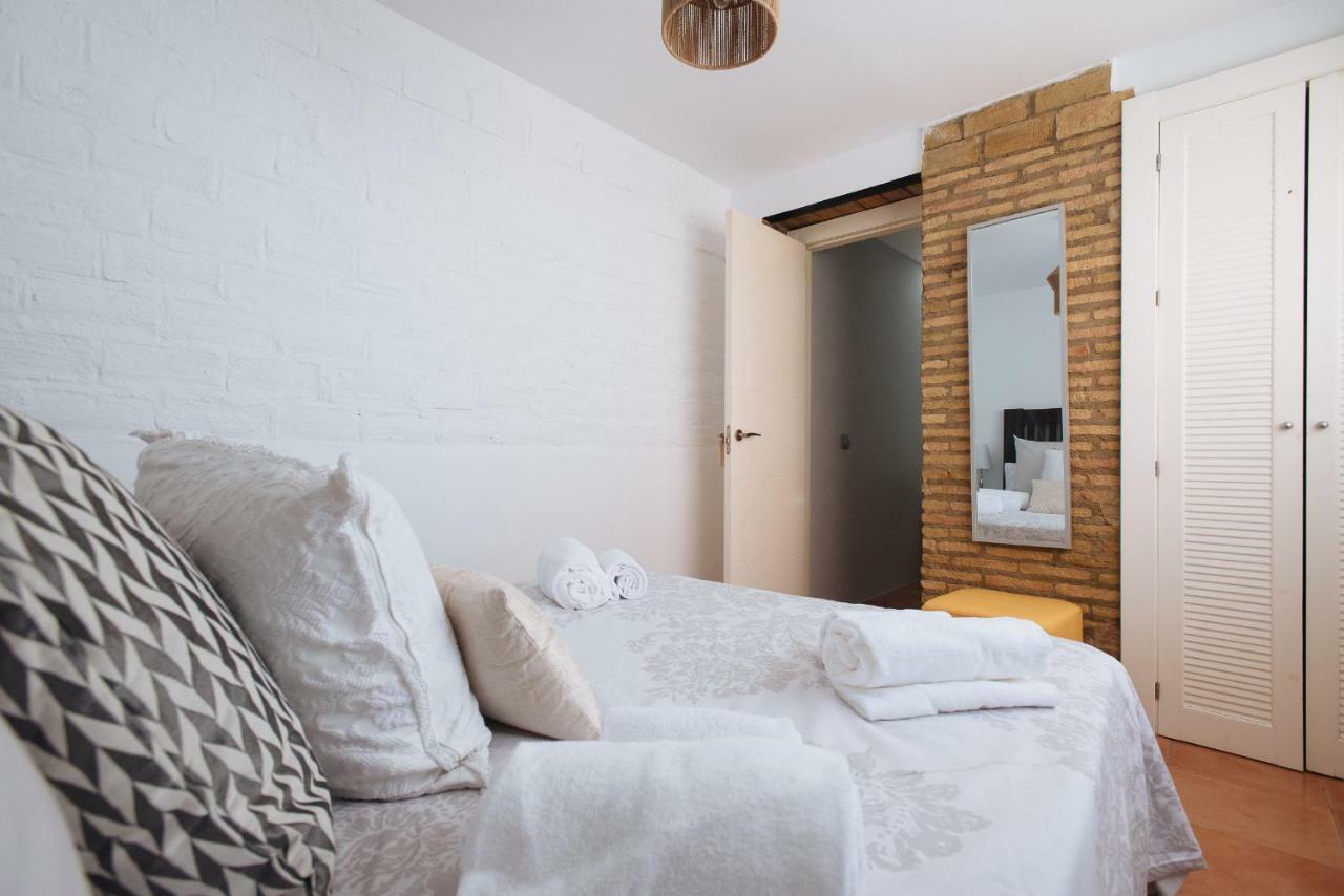 Ferienwohnung Cozy Attic With Terrace- 1Bd 1Bth- San Vicente Sevilla Exterior foto