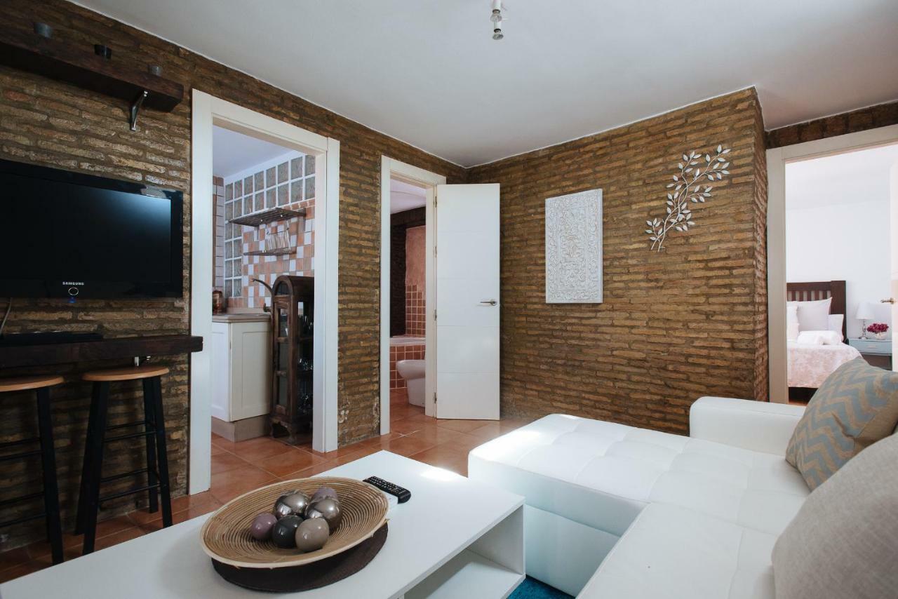 Ferienwohnung Cozy Attic With Terrace- 1Bd 1Bth- San Vicente Sevilla Exterior foto