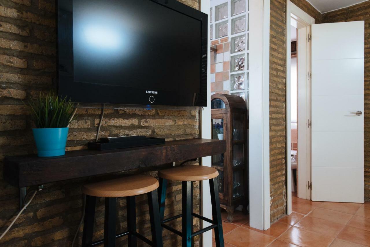 Ferienwohnung Cozy Attic With Terrace- 1Bd 1Bth- San Vicente Sevilla Exterior foto